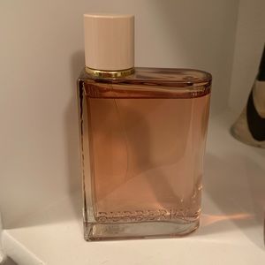 Burberry Her Intense Perfume